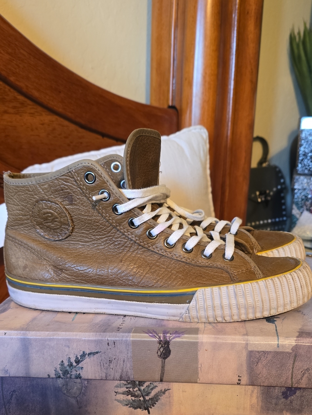 Leather Center HI-Top Sneaker